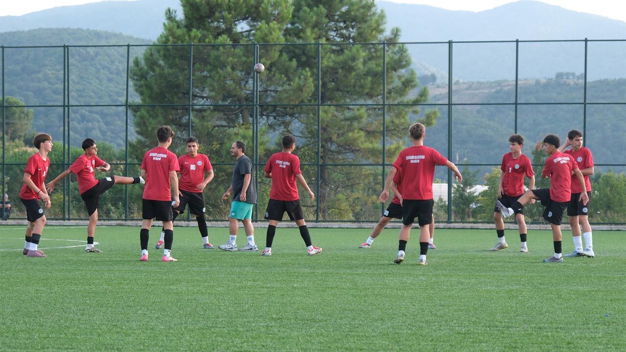 Çiftlikköy Belediyespor Altyapısı Gelişim Liglerine Hazırlanıyor (2)