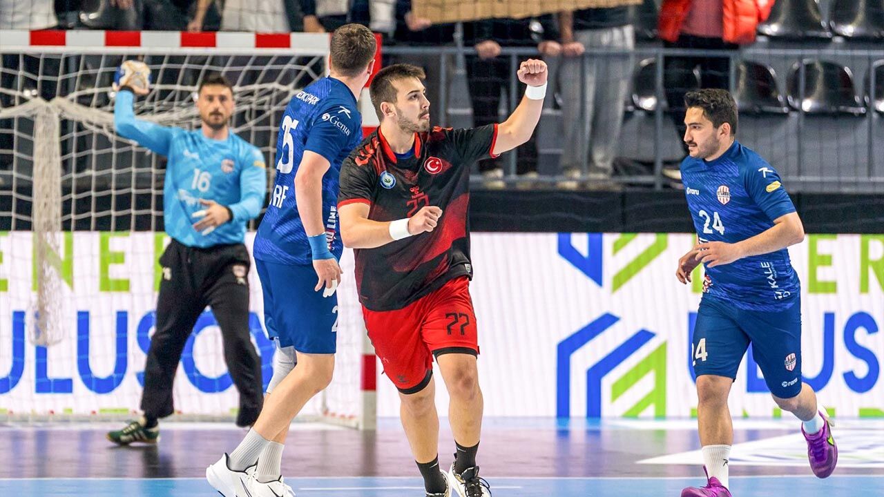 Gökay Bilim İlk Kez Spor Toto Formasını Giydi (2)