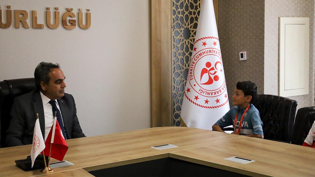 Kılıç, Başarılı Bisikletçileri Ağırladı (4)