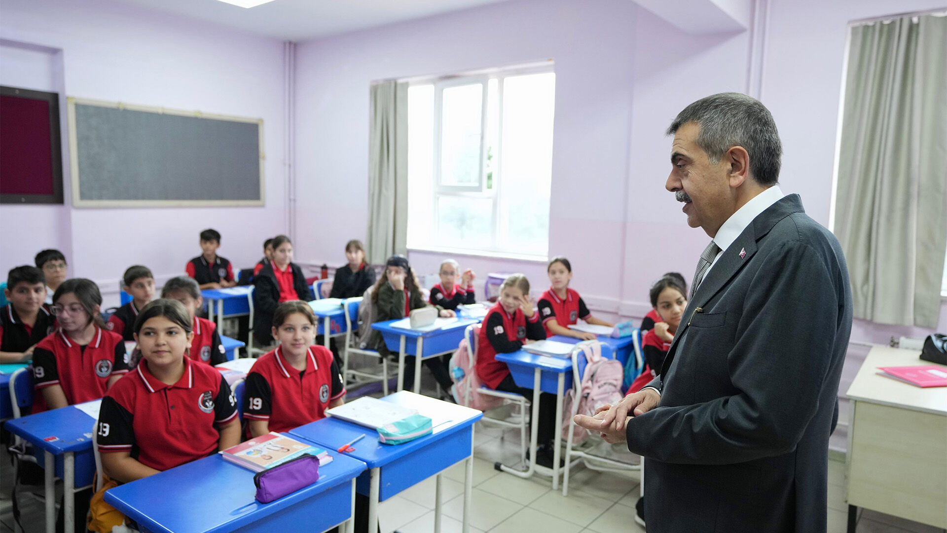 Bakan Tekin’den Yalova’da Okul Ziyareti