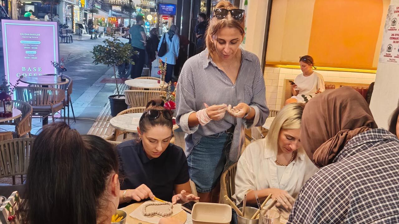 Base Coffee’de Hayaller Seramiğe Dönüştü (6)