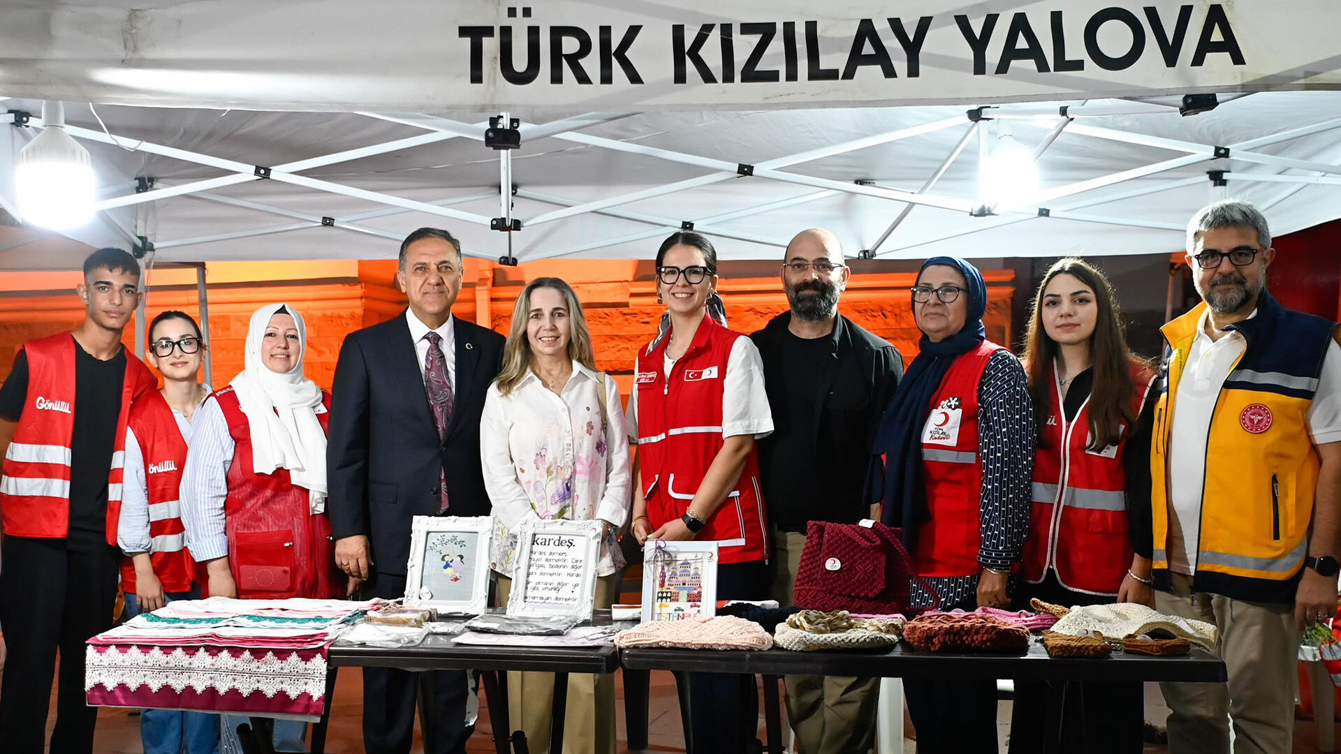 Kızılaydan Aronya Festivalinde İyilik Standı
