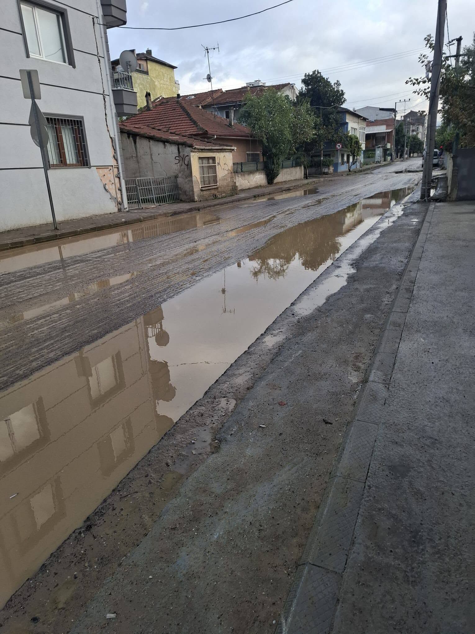 Mehmet Durman Caddesi’nde Çamur Tepkisi