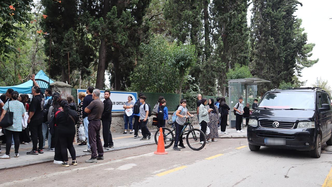 Saffet Çam Ortaokulu’nda Velilerin Tepkisi Büyüyor