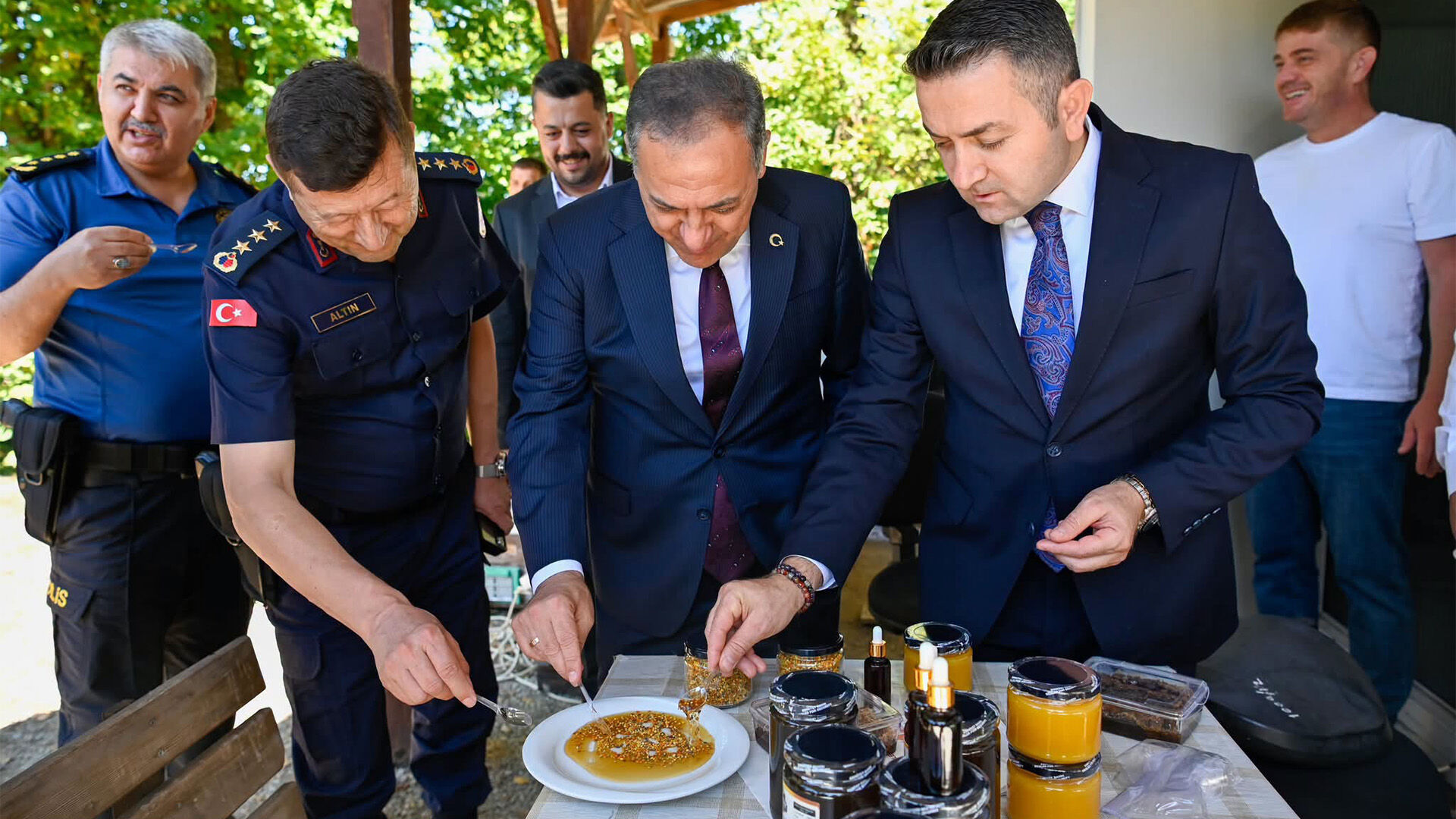 Vali Usta Yalova’da Arıcılık Çalışmalarını İnceledi