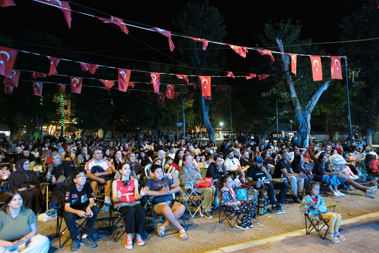 Yalova Ciftlikkoy Belediye Filenin Sultanlari Sampiyon Italya Mac Dev Ekran Destek (2)