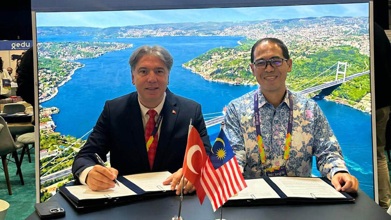Yalova Iskocya Glasgow Konferans Fuar Universite Rektor Katilim (2)