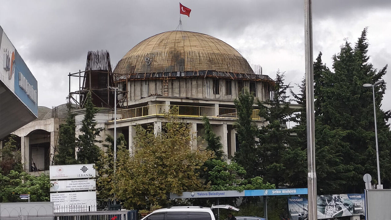 Yalova’da Çiçek Cami Yükseliyor