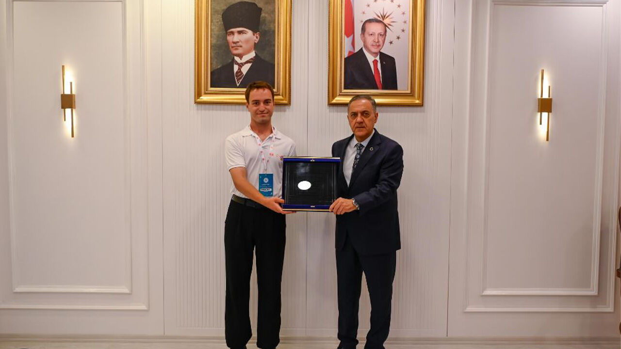 Yalova’yı Genç Ahiler Buluşması’nda Emirhan Sevim Temsil Etti