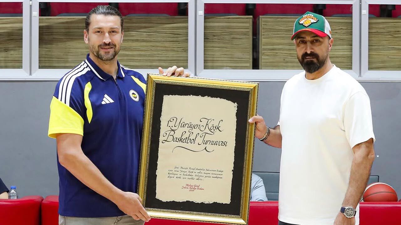Yalova Haremspor Basketbol Takim Yuruyen Kosk Turnuva (2)