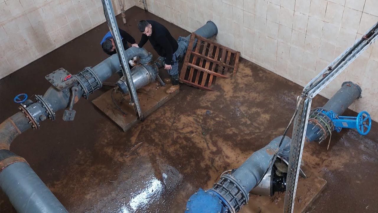 Armutlu Atık Su Arıtma Tesisi’nde Onarım Çalışmaları Sürüyor (1)