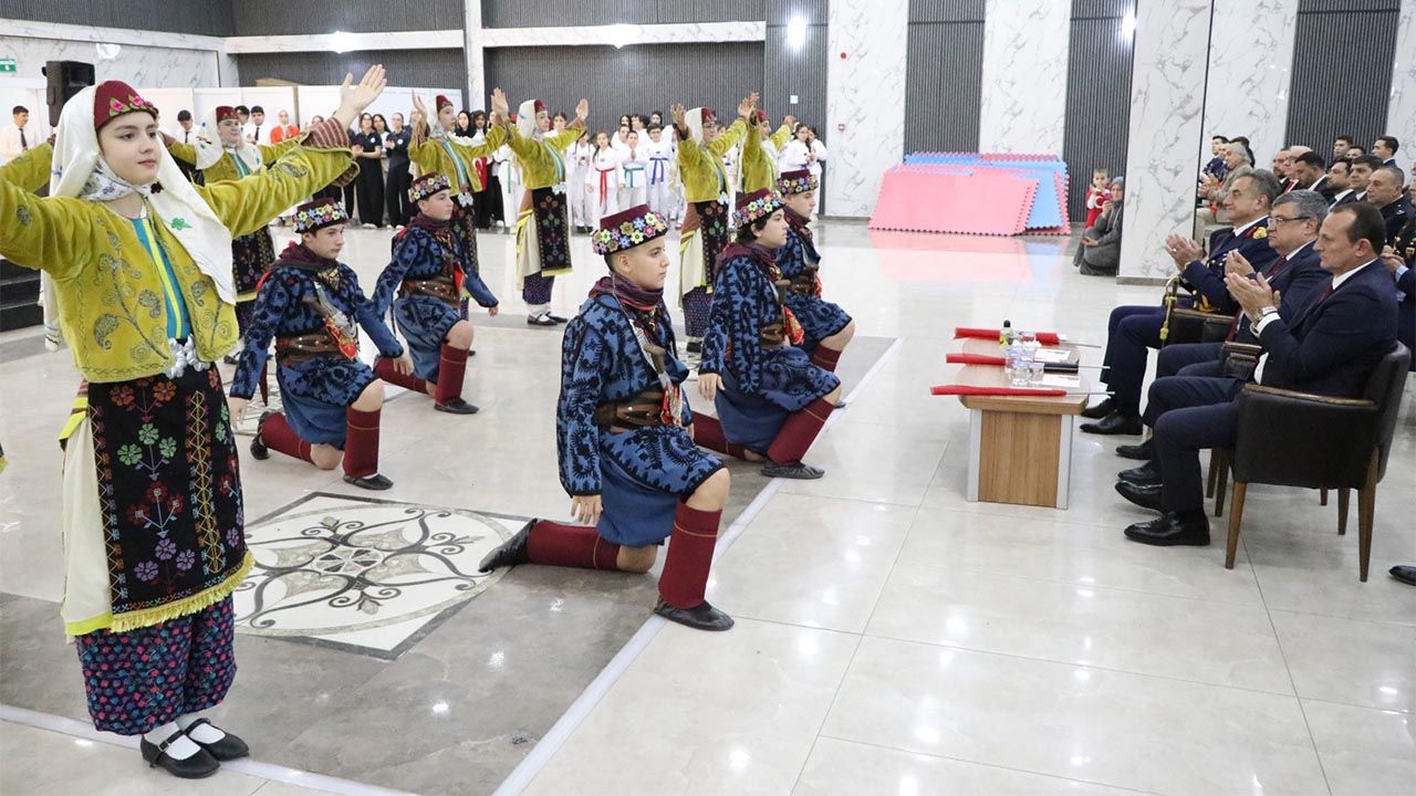 Çiftlikköy’de 29 Ekim Coşkusu (1)