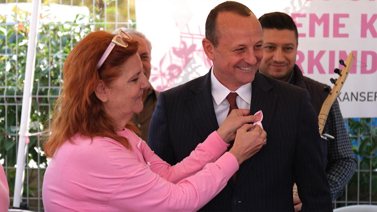Ciftlikkoyde Meme Kanseri Farkındalıgına Destek (2)