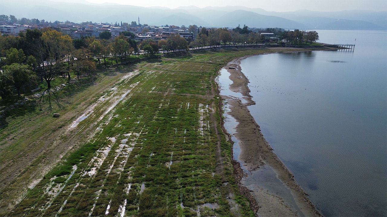 Dereler Taştı, Barajlar Doldu, İznik Gölü Çekilmeye Devam Ediyor (1)