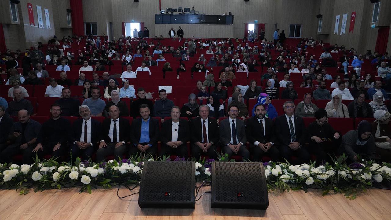 Öteki̇si̇zli̇k Ahlaki Konferansi Yalova'da Yoğun Katilimla Gerçekleşti̇ri̇ldi̇ (1)