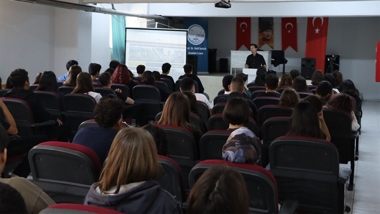 Prof. Dr. Halil İnalcık Anadolu Lisesi’nde Gazetecilik Mesleği Tanıtıldı (2)