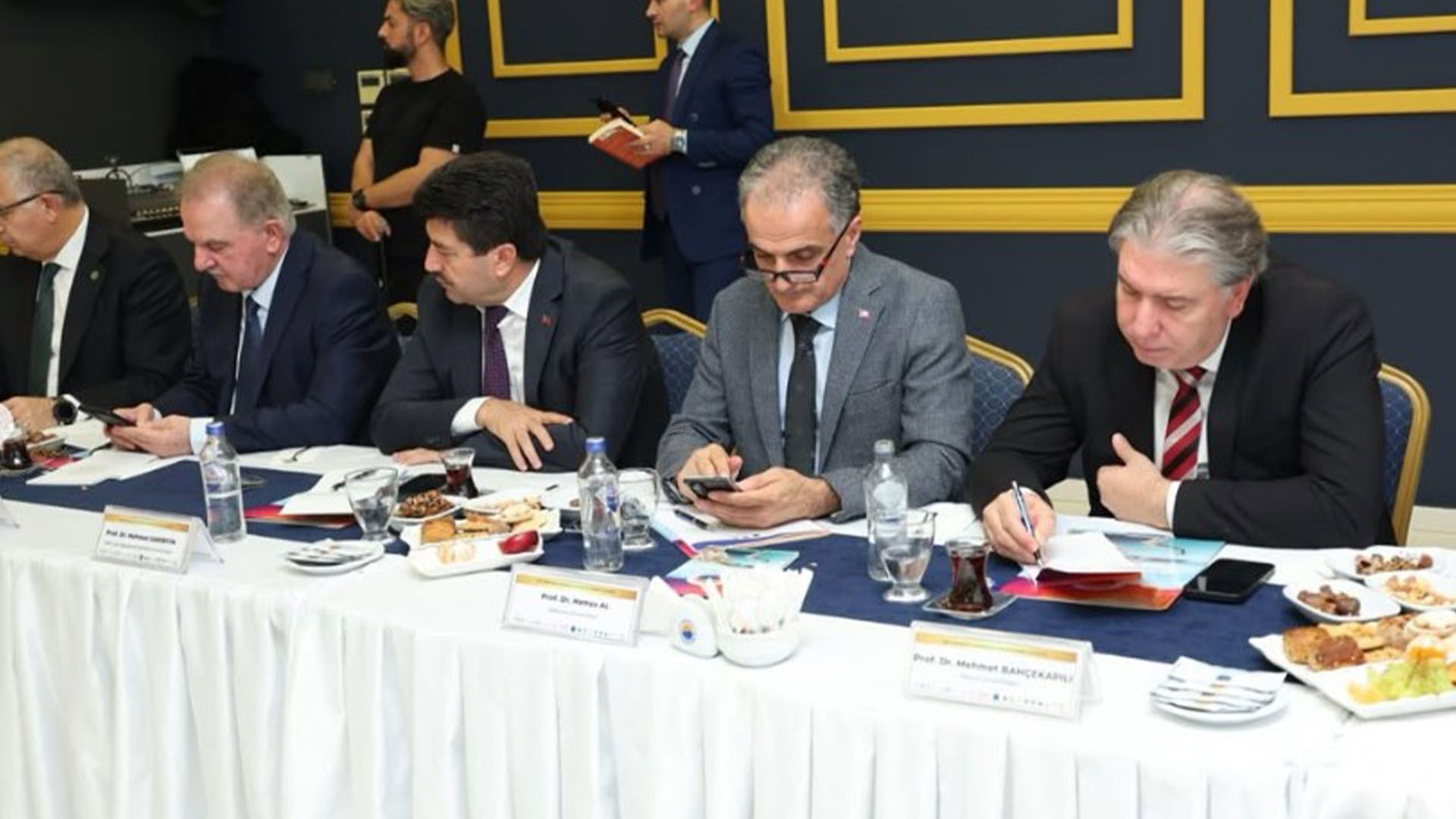 Rektör Bahcekapılı Toplantı (1)