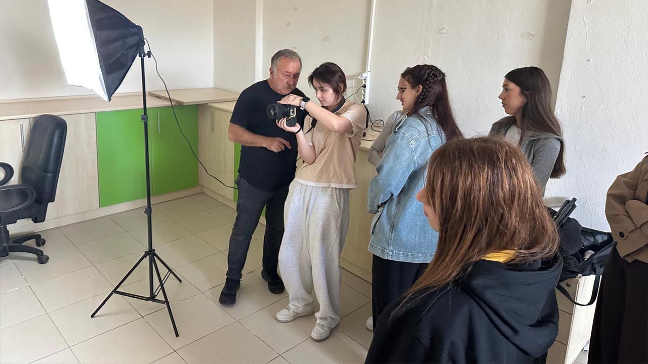 Çınaraltı Yerel Eylem Grubu Derneği’nden Turizmin Tanıtımına Katkı Sağlayacak Fotoğrafçılık Eğitimi (17)