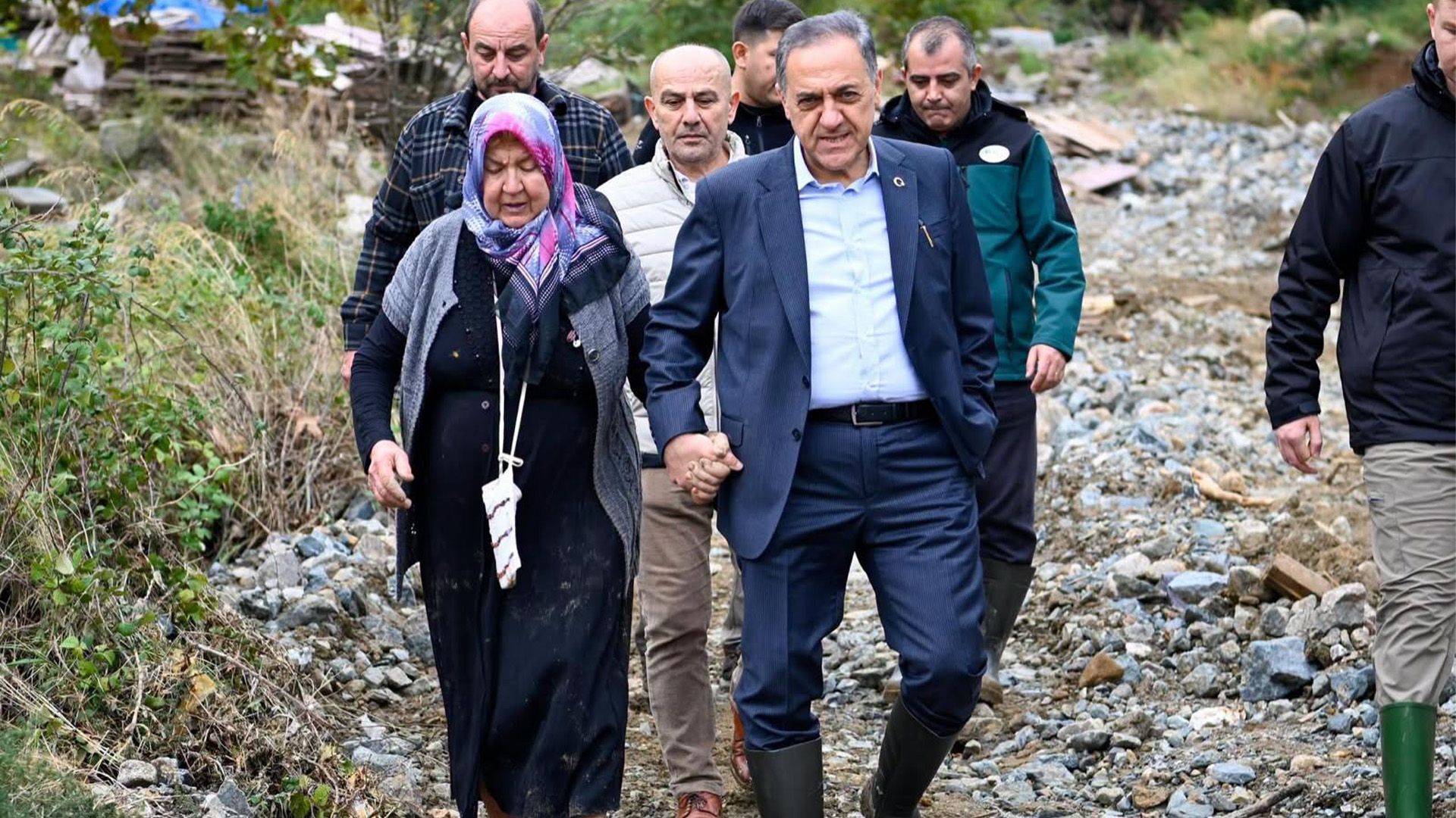 Vali Usta Sel Sonrasında Sahada (4)