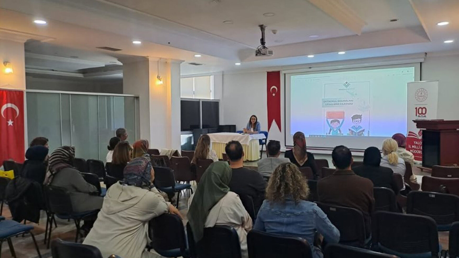 Yalova Anadolu Mektebi Yazar Okumaları Toplantsı (1)