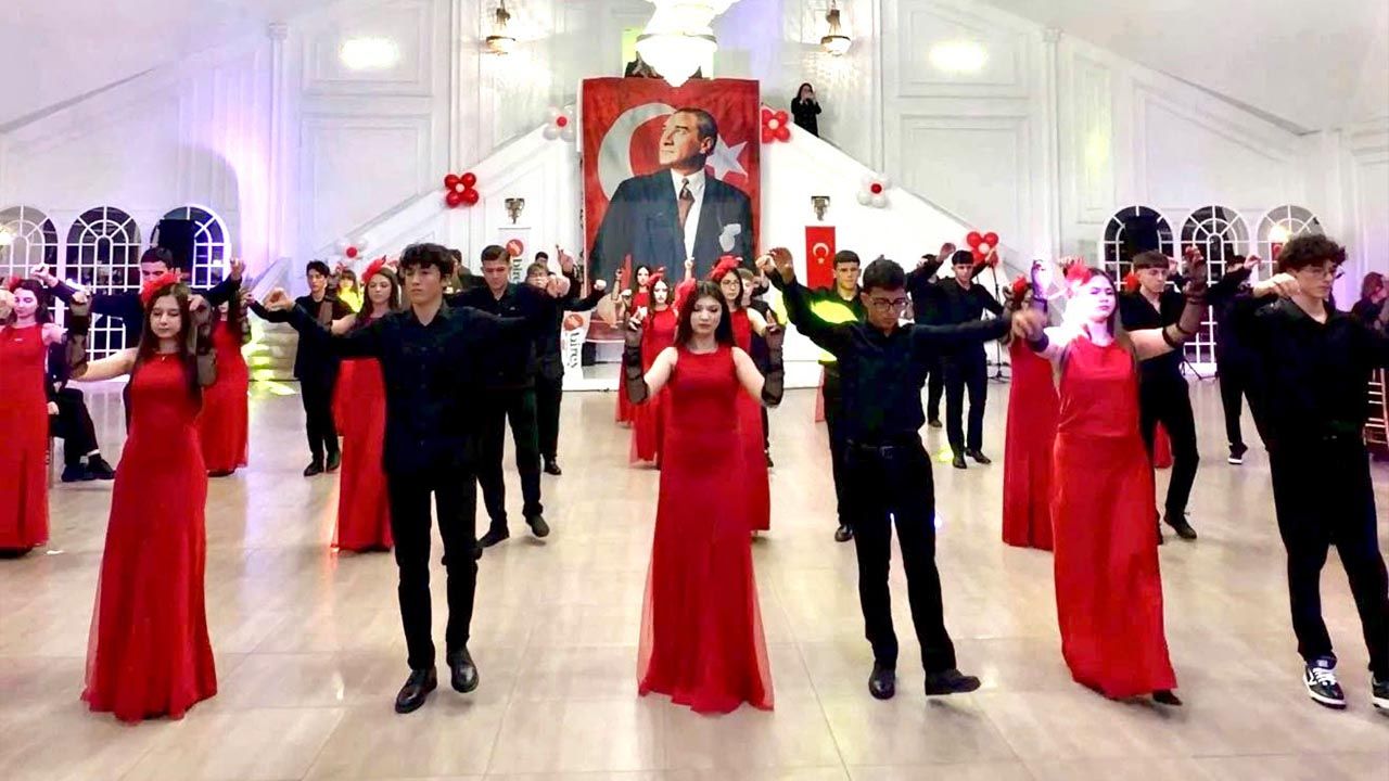 Yalova Bi̇rey Anadolu Li̇sesi̇’nde Cumhuri̇yet Coşkusu (2)