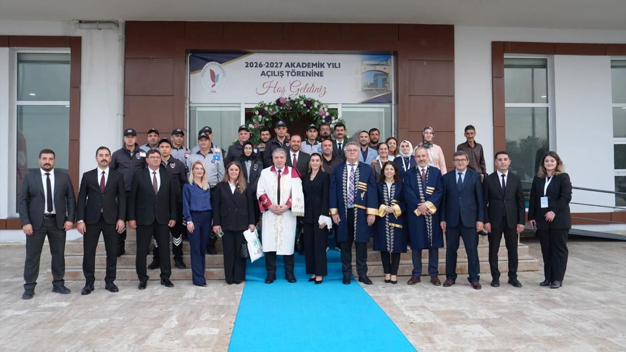 Yalova Üniversitesi’nde Akademik Yılı Açılış Dersi Gerçekleştirildi (6)