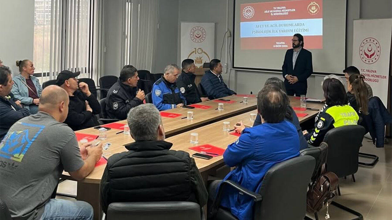 Yalova’da Afet Ve Acil Durumlarda Psikolojik İlk Yardım Eğitimi Düzenlendi (2)