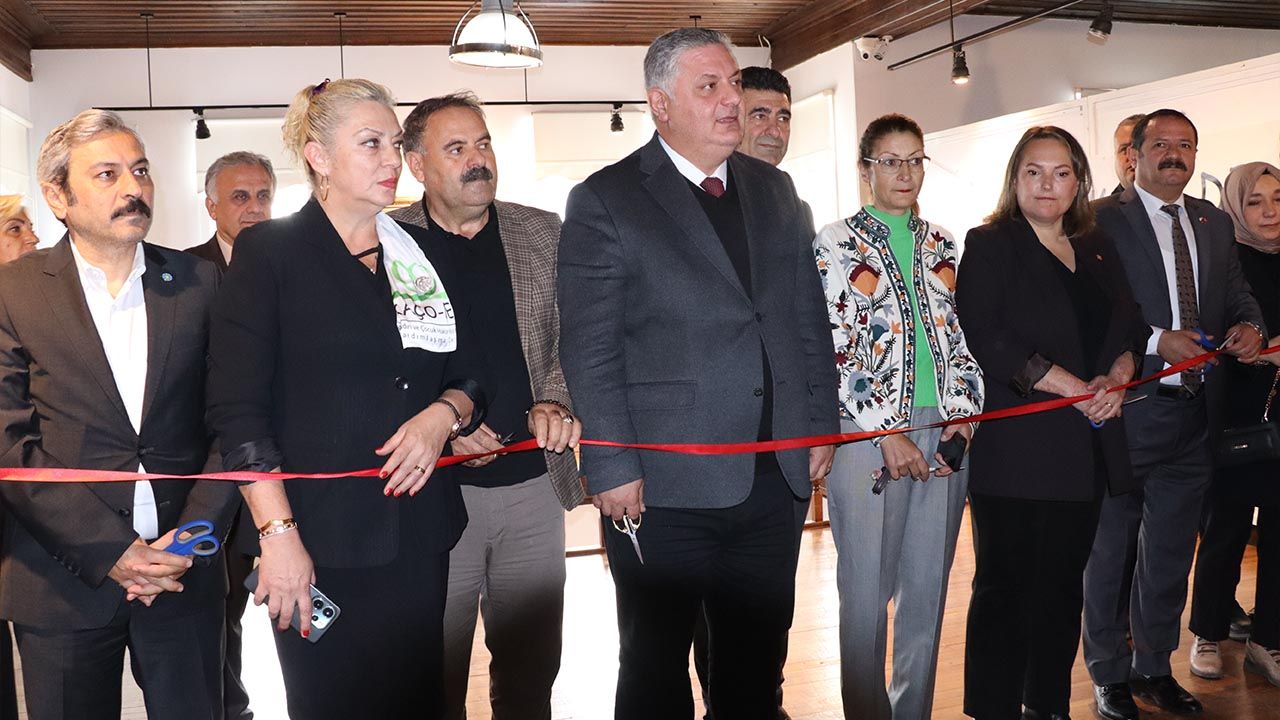 Yalova’da “Bakış” Resim Sergisi Açıldı (2)