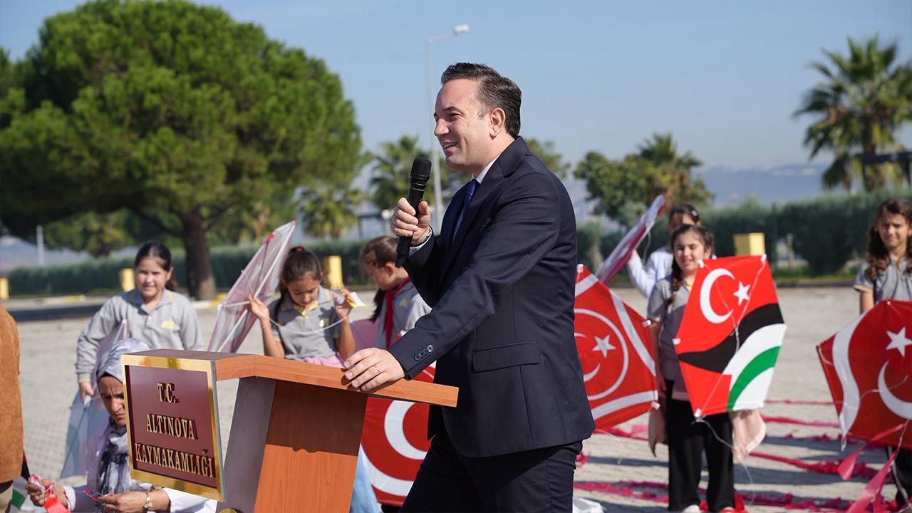 Yalova’da Çocukların Barış Mesajları Gökyüzüne Yükseldi (2)