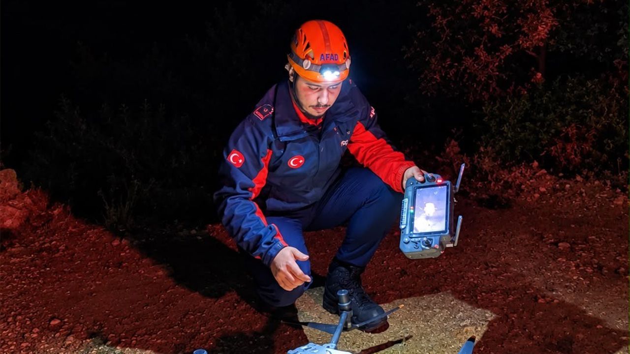 Yalova’da Kestane Toplarken Kaybolan Vatandaş Dronla Bulundu (2)
