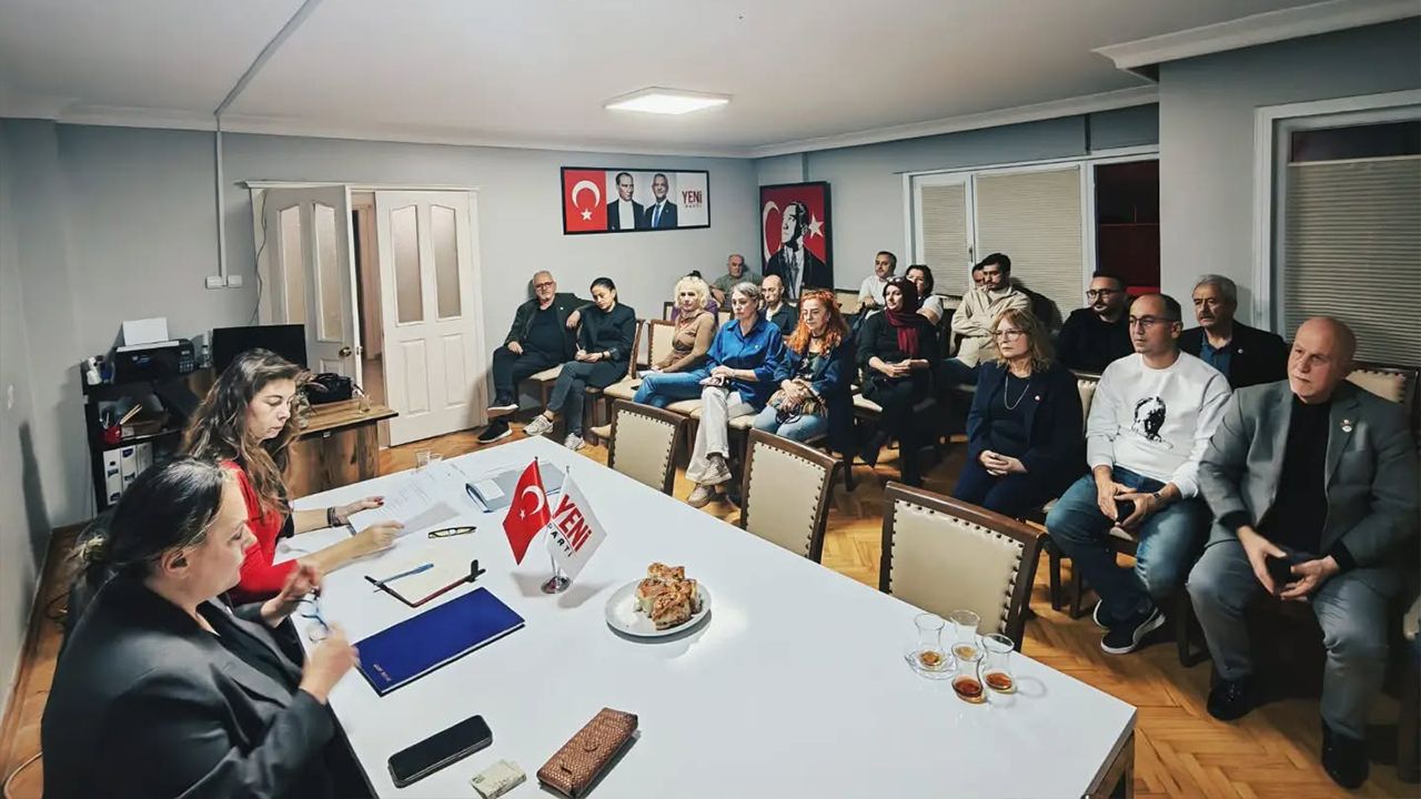 Yeni̇ Parti Yalova Merkez İlçe Yönetimi Toplandı (2)