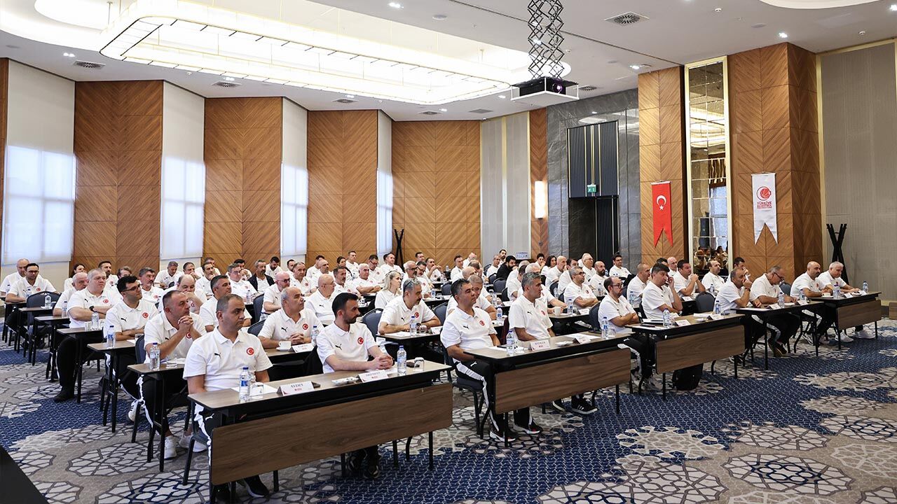 Aydemir, İl Temsilcileri Toplantısına Katıldı (7)