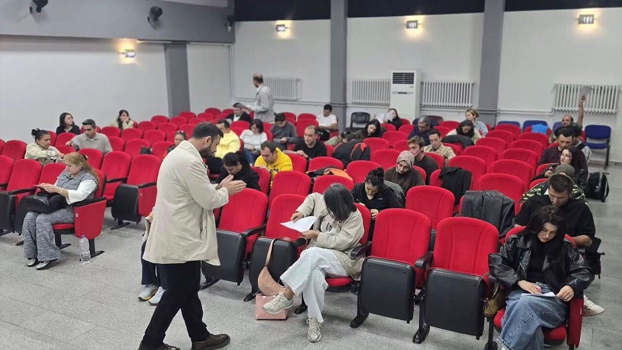 Bayraktar, Yalovalı Hakemleri Bilgilendirdi (3)