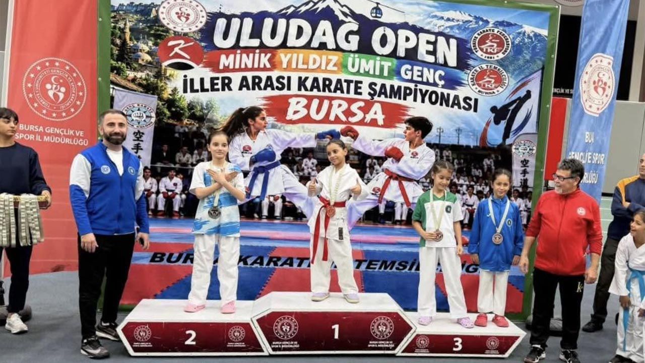 Şampiyonlar Başkan Nurten’i Ziyaret Etti (2)